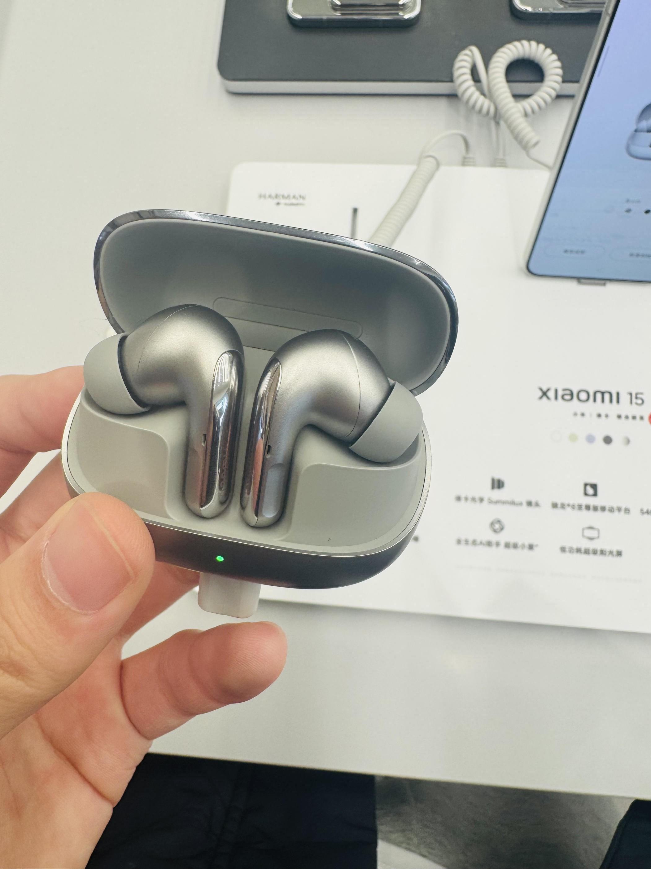 小米buds 5pro线下体验 这颜值也太帅了!